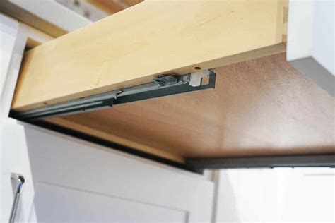 center mounted drawer removal